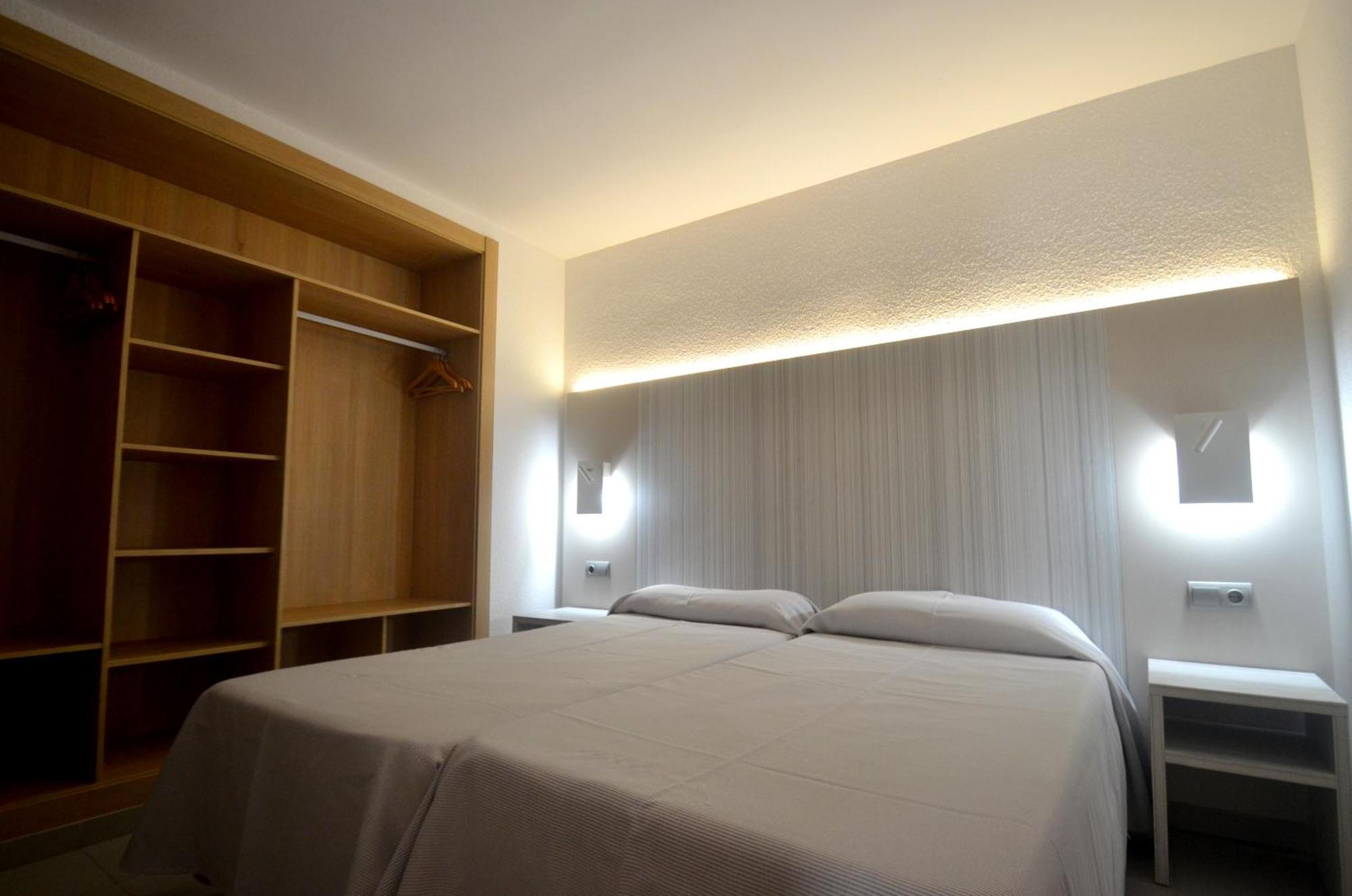 Apartamentos Jet - Adults Only Playa d'en Bossa Esterno foto