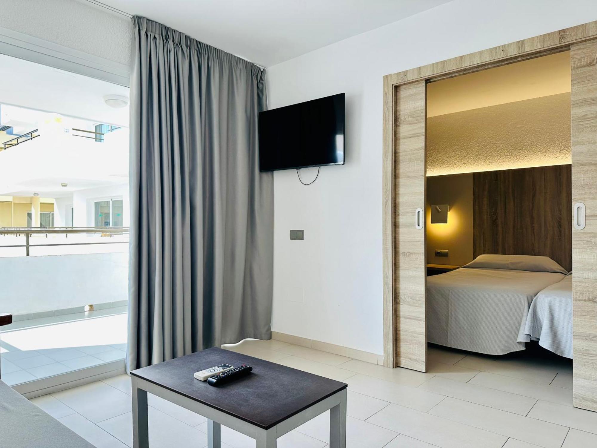 Apartamentos Jet - Adults Only Playa d'en Bossa Esterno foto