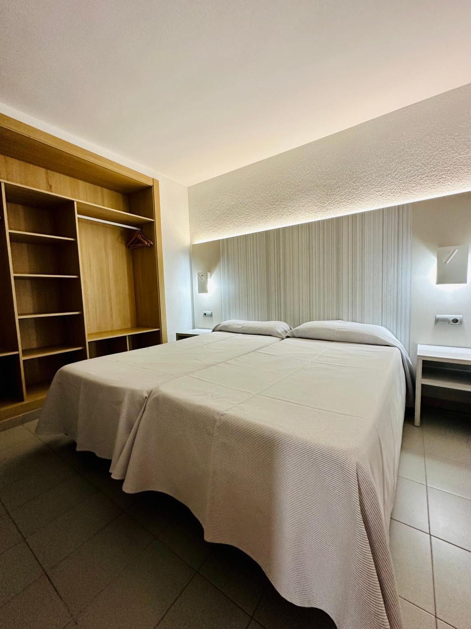 Apartamentos Jet - Adults Only Playa d'en Bossa Esterno foto