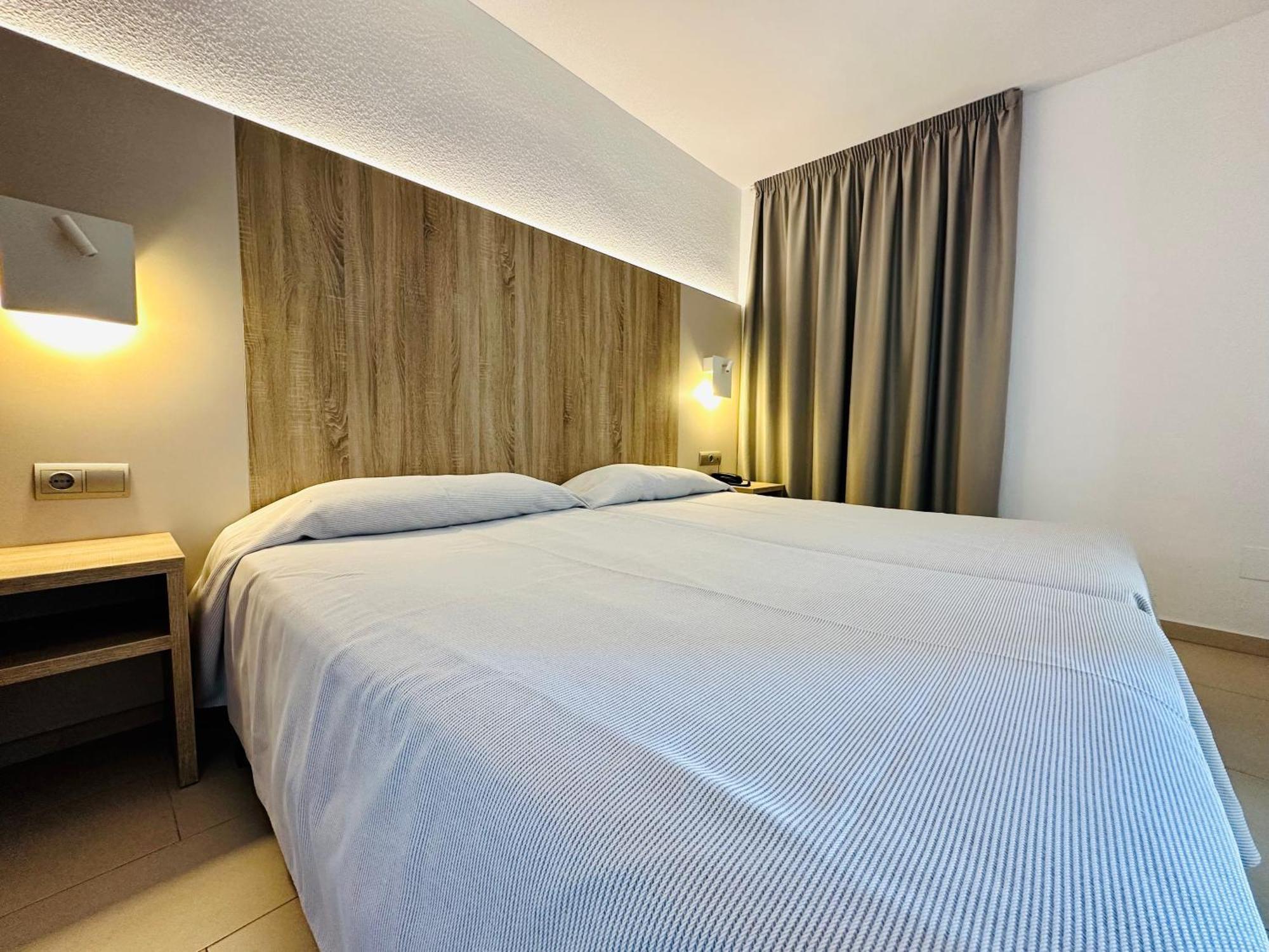 Apartamentos Jet - Adults Only Playa d'en Bossa Esterno foto