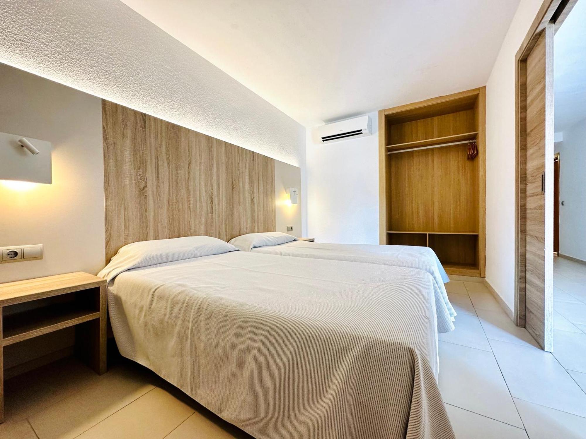 Apartamentos Jet - Adults Only Playa d'en Bossa Esterno foto