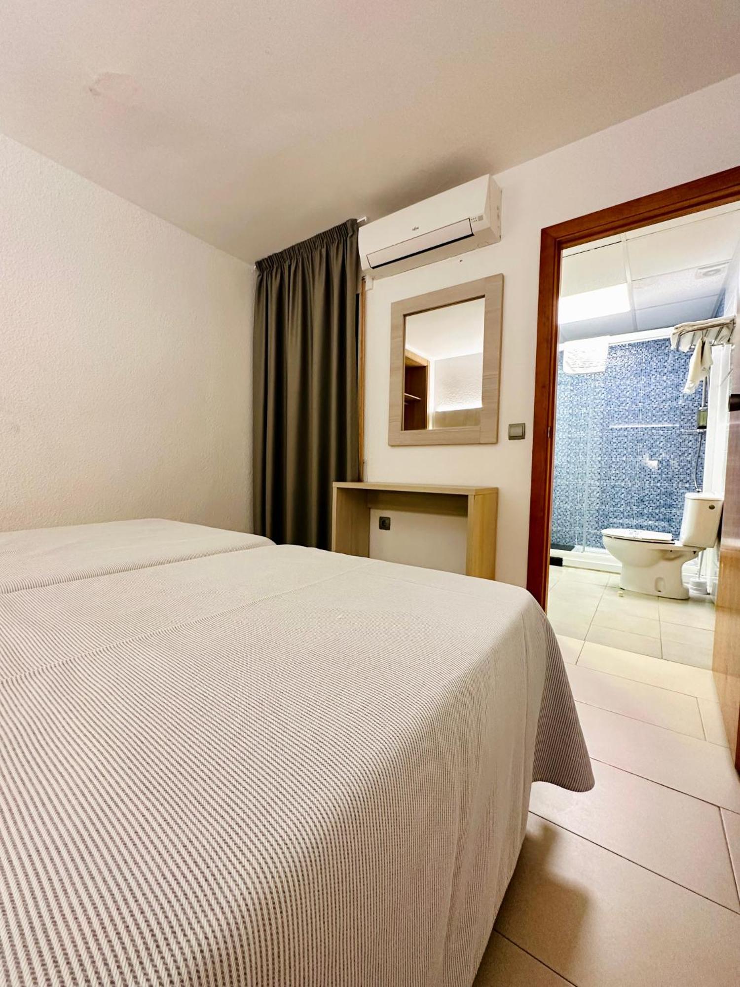 Apartamentos Jet - Adults Only Playa d'en Bossa Esterno foto