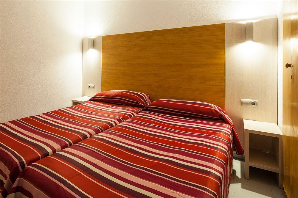 Apartamentos Jet - Adults Only Playa d'en Bossa Esterno foto
